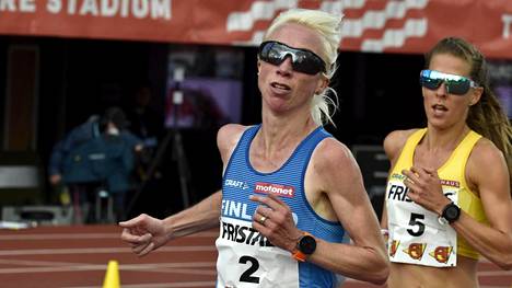 Annemari Kiekara juoksi 5 kilometrin tiejuoksun Suomen ennätyksen -  Yleisurheilu - Ilta-Sanomat