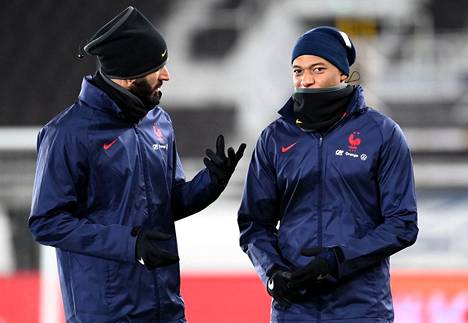 Karim Benzema ja Kylian Mbappe juttelivat Helsingissä.