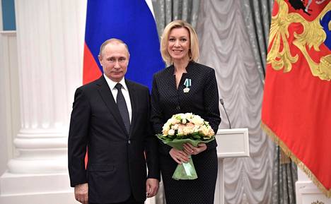 Putin ja Zaharova yhteiskuvassa Kremlissä vuonna 2017.