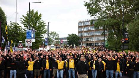 Dortmundin faneja on saapunut Lontooseen kymmeniä tuhansia.