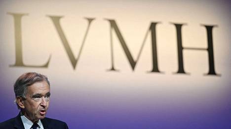 Maailman rikkain mies on LVMH:n toimitusjohtaja, ranskalainen liikemies Bernard Arnault. 