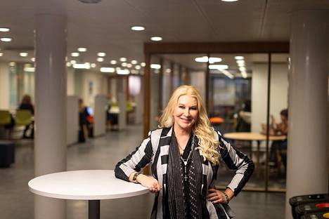 Helena Åhman haluaa tähdätä tulevilla luennoillaan opiskelijoiden hyvinvoinnin lisäämiseen. 