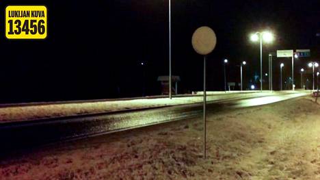 Poliisilta tuli nyt suora vastaus: Näin kovaa saat ajaa, jos lumi peittää  liikennemerkin - Autot - Ilta-Sanomat