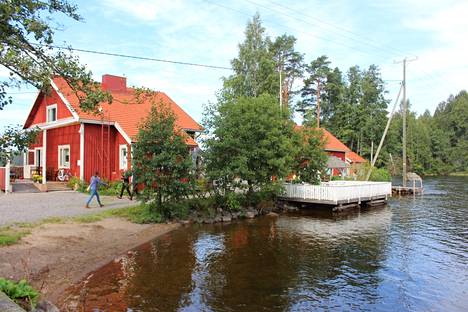 Maisemakahvilat, joissa takuulla haluat poiketa kesäreissulla – lukijoiden  suosikki tarjoaa ”pettämättömät” karjalanpiirakat - Ajankohtaista -  Ilta-Sanomat