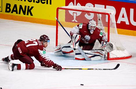 Matiss Kivlenieks torjui jääkiekon MM-kisoissa toukokuussa.