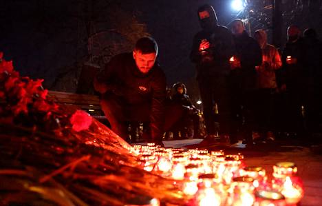 Kiovassa muistettiin helmikuun 2014 tapahtumien uhreja Maidanin aukiolla sunnuntaina.