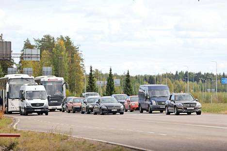 Autojonoja Vaalimaan raja-asemalla 22. syyskuuta.
