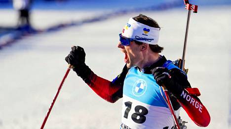 Sturla Holm Laegreid juhli voittoa Holmenkollenin 10 kilometrin kisassa.