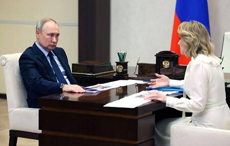 Vladimir Putin ja Maria Lvova-Belova tapasivat helmikuussa Moskovassa.