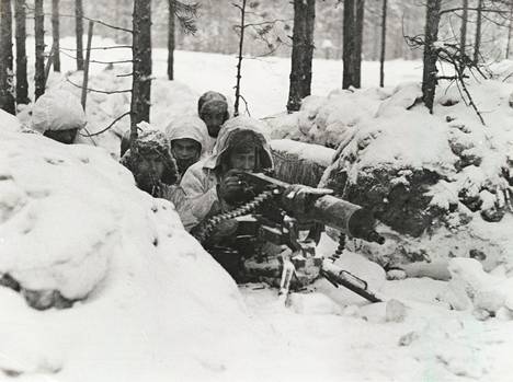 Talvisota alkoi Neuvostoliiton hyökkäyksellä Suomeen 30. marraskuuta 1939 eli perjantaina tulee kuluneeksi tasan 79 vuotta sodan alkamisesta. Moskovan rauhansopimus allekirjoitettiin 12. maaliskuuta 1940.