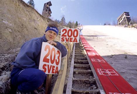 Toni Nieminen oli vasta 18-vuotias hypätessään ensimmäisenä hyväksytysti yli 200 metriä.