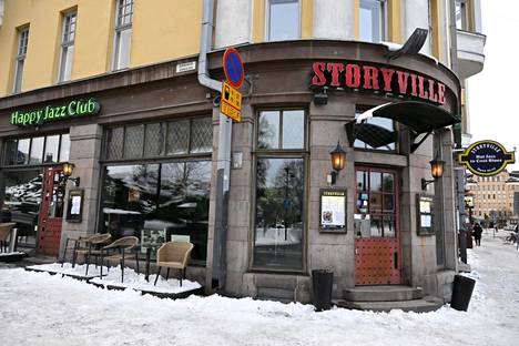 Kiinalainen kuvausryhmä nähtiin esimerkiksi Storyvillen läheisyydessä Helsingissä.