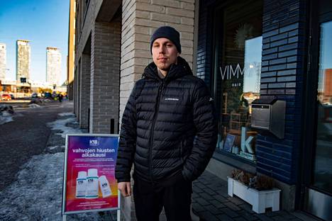 Yksi Kim Riuttamäen perustamista yrityksistä on Helsingin Sompasaaressa kampaamo Vimma.