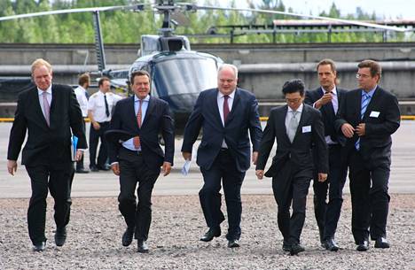 Suomen entinen pääministeri Paavo Lipponen ja Saksan entinen liittokansleri Gerhard Schröder ryhtyivät lobbaamaan Nord Stream -kaasuputkihanketta.