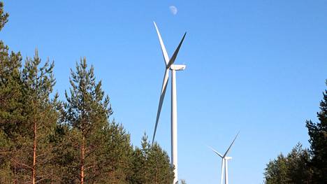 Entistä useampi tuulimylly jauhaa Suomessa sähköä.