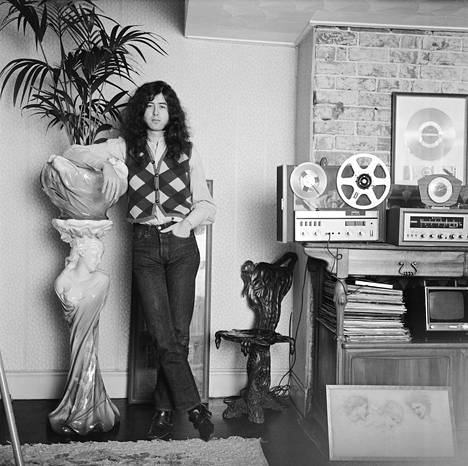 Laulaja Jimmy Page kuvattuna 1970-luvulla.