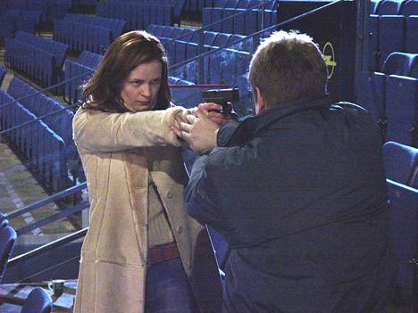 Vuonna 2003 esitetyssä Rikospoliisi Maria Kallio -sarjassa pääosassa nähtiin Minna Haapkylä.