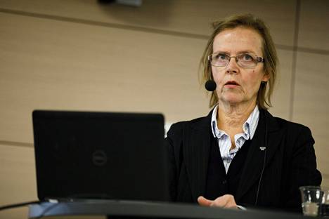 Työterveyshuollon ja ympäristölääketieteen professori Tuula Putus.