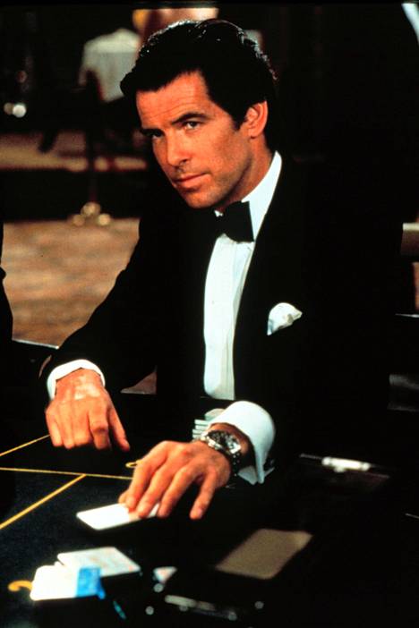 Pierce Brosnanin ei pitänyt alun perin olla mukana 007 ja kultainen silmä -elokuvassa, sillä päärooli oli varattu Timothy Daltonille. Brosanista tuli kuitenkin Bond monen mutkan kautta.