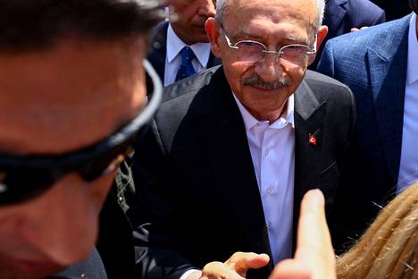 Kemal Kilikdaroglu voted in Ankara.