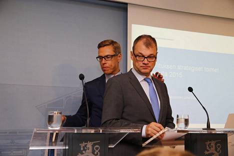 Alexander Stubb (kok) ja Juha Sipilä hallituksen tiedotustilaisuudessa elokuussa 2015.