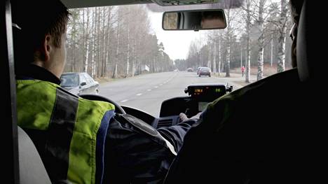 Nopeuden teemavalvontaviikko poiki Sisä-Suomen poliisille muitakin töitä kuin ylinopeussakkojen kirjoittamista.
