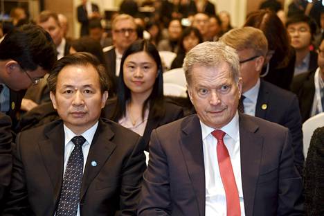 Presidentti Sauli Niinistö osallistui ilmastoseminaariin yhdessä Kiinan ympäristöministeri Li Ganjien kanssa Pekingissä maanantaina.