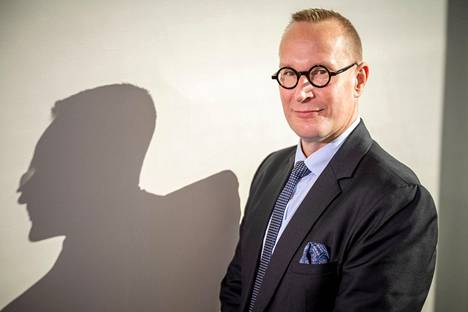 Eduskuntatutkimuskeskuksen johtajan Markku Jokisipilän mukaan Suomessa ei ole kovin montaa kovan luokan ulkopoliittista osaajaa.