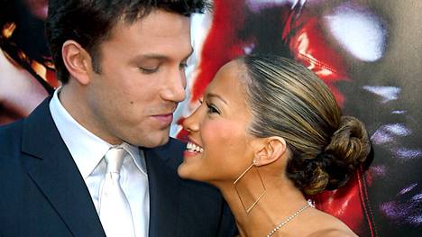 Ben Affleck ja Jennifer Lopez erosivat 18 vuotta sitten. Kuva on otettu helmikuussa 2003.