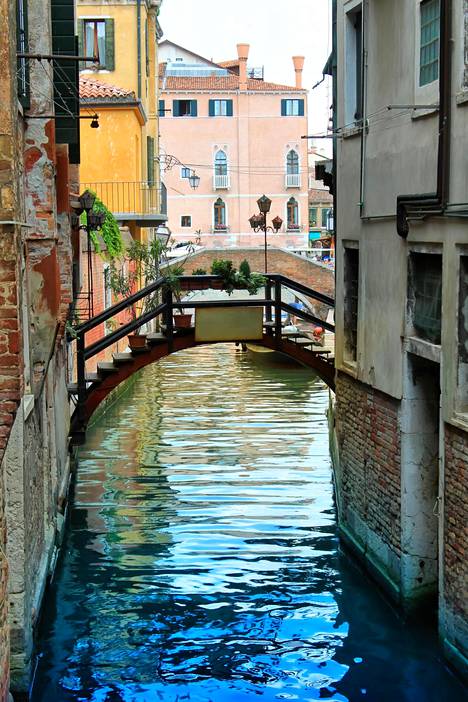 Venetsiassa on aina käynyt paljon turisteja. Monet ajattelevat, että nykyään heitä on jo liikaa.