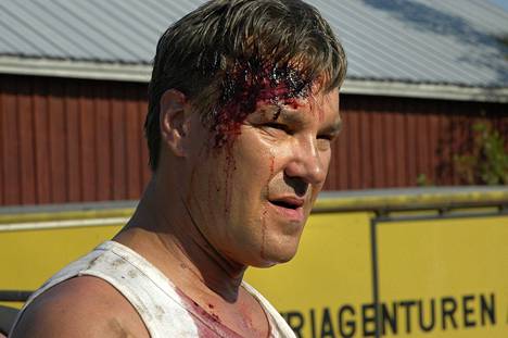 Vuonna 2007 Juha Veijonen nähtiin pääroolissa elokuvassa V2 – Jäätynyt Enkeli..