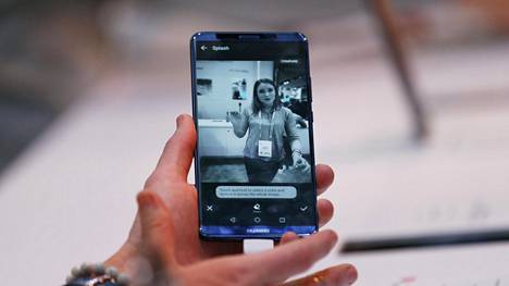 Huawei esitteli Mate 10 Pro -puhelintaan Yhdysvalloissa viime viikolla. Puhelimien myyntiin saaminen Yhdysvalloissa on yhtiölle vaikeaa.