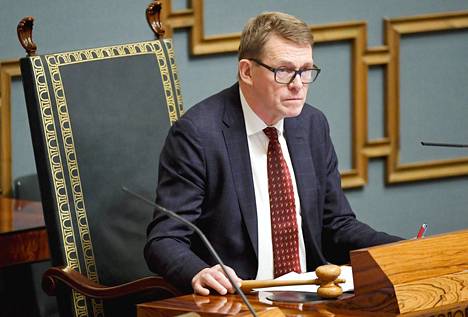 Eduskunnan puhemies Matti Vanhanen.