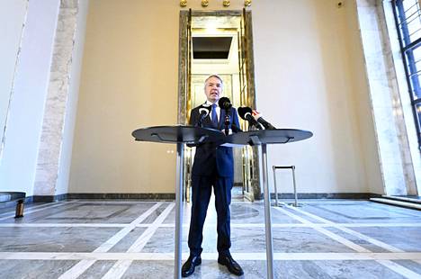 Ulkoministeri Pekka Haavisto (vihr) kommentoi ensin Ylen aamussa ja loivensi lausuntoaan aamupäivällä tiedotustilaisuudessaan Eduskunnassa. 
