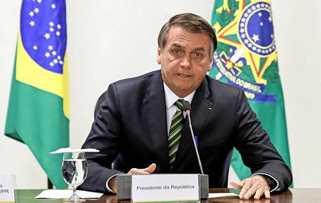 Presidentti Jair Bolsonaro on leikannut ympäristönsuojelusta vastaavien tahojen resursseja ja kritisoinut julkisesti metsien suojelua.
