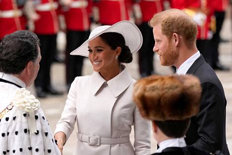 Prinssi Harry ja herttuatar Meghan astelivat ensimmäistä kertaa yhdessä julkisesti kameroiden eteen Britanniassa sitten vuoden 2020.