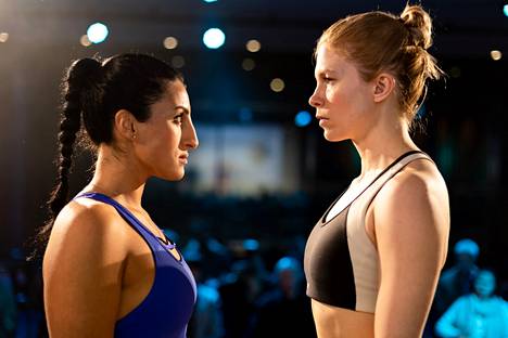 Ennen nyrkkeilykisoja punnituksessa ovat Christina Winter (Serwa Mohammadi) ja Maria Pudas (Saara Kotkaniemi).