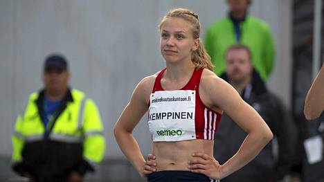Lotta Kemppinen kuvattuna Kalevan kisoissa elokuussa 2019.