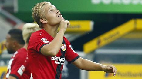 Bayer Leverkusenin Joel Pohjanpalo teki lauantaina ensimmäisen maalinsa Saksan Bundesliigassa.