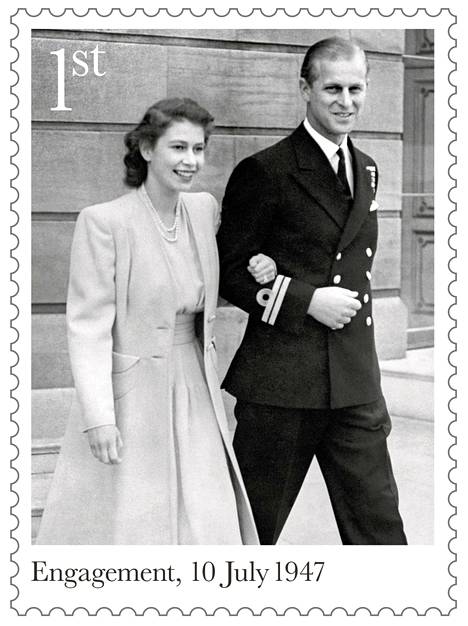 Iso-Britannian postilaitos Royal Mail julkaisi marraskuussa 2017 postimerkin kuningatar Elisabethin ja prinssi Philipin avioliiton 70-vuotisjuhlan kunniaksi. Postimerkin kuvassa vastakihlautunut kuninkaallinen pari Lontoossa 1947.