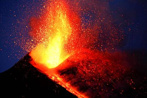 Etna on vaarallinen, sillä se on jatkuvasti aktiivinen tulivuori.