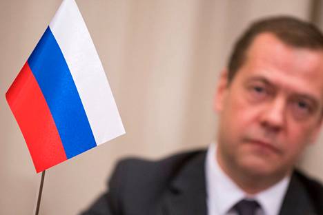 Muun muassa Venäjän presidenttinä sekä pääministerinä tunnettu Dmitri Medvedev on tunnettu aiemmin jopa Kremlin mittapuulla liberaalina hahmona. Ukrainan sodan aikana hänen puheensa ovat edustaneet kaikkein jyrkimpää sorttia liittyen aina Ukrainan tuhoamiseen ja ydinaseiden käyttöön.