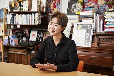 Kwak Min-ji on kirjailija ja podcast-juontaja.