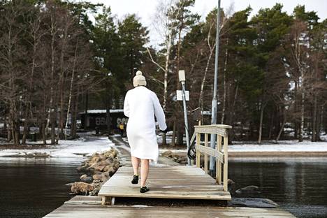 Ensi viikolla alkavat talvilomat monissa Etelä-Suomen kunnissa. Säät ovat olleet poikkeuksellisen lämpimiä. Ensi viikolla on hiukan talvisempaa.
