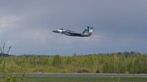 Yhdysvaltalaiset F-15-hävittäjät harjoittelivat Suomessa vuonna 2016.