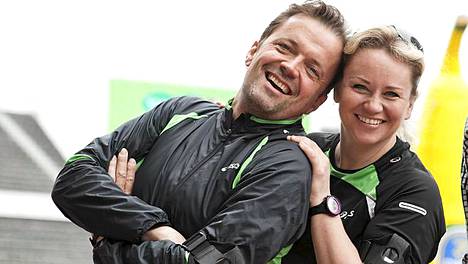 Juoksukoululaiset Jyrki Anttila ja Maria Sid.