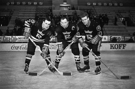  RU-38 jääkiekkojoukkueen Matti Mölli Keinonen (vas.), Raimo Kilpiö ja Matti Harju vuonna 1967. 