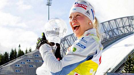 Mäkäräinen pääsi tuulettamaan kokonaiscupin voittoa Holmenkollenin historiallisissa maisemissa.