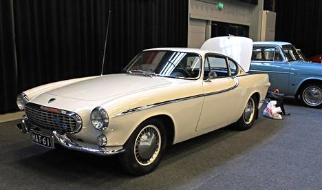 Ruotsalaismerkki, italialaista henkeä, valmistusmaa Englanti. Volvo rakennutti ensimmäiset P1800:t Jensenillä, mutta laatuongelmien vuoksi se siirsi tuotannon myöhemmin Ruotsiin.