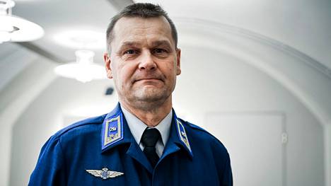 Kenraalimajuri (kuvassa vielä prikaatikenraali) Juha-Pekka Keränen komentaa ilmavoimia. Keränen ehtii siirtyä reserviin ennen kuin ensimmäiset F-35-koneet tulevat Suomeen.